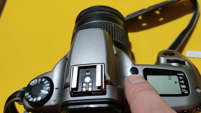 Фотоаппарат Canon EOS 3000 C объективом Canon 28-80mm. Лот 04226М