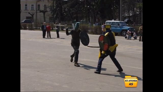 Бои на мечах. Таруса 5 мая 2006г. смотреть онлайн