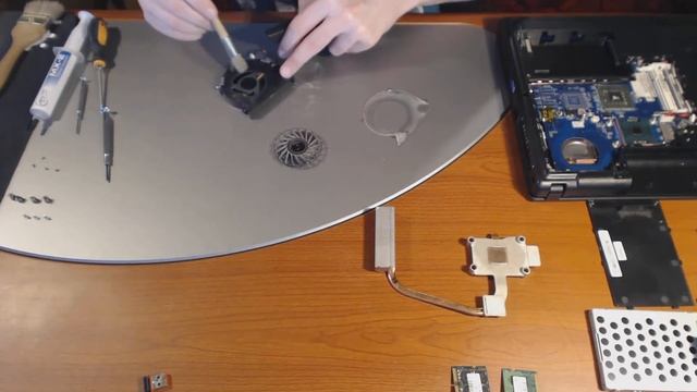 Disassembly Lenovo IdeaPad G530 20004