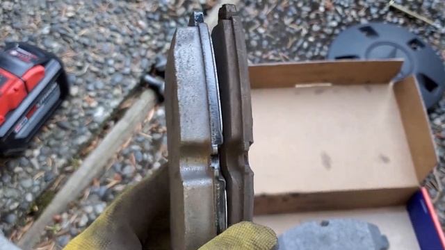 Mercedes METRIS Front Brake Pads Replacement. Замена передних тормозных колодок Mercedes METRIS смотреть онлайн