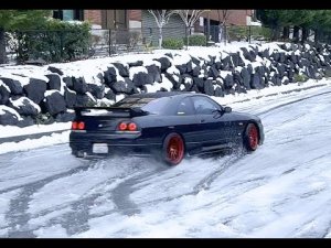 Nissan Skyline / Ниссан Скайлайн по Снегу