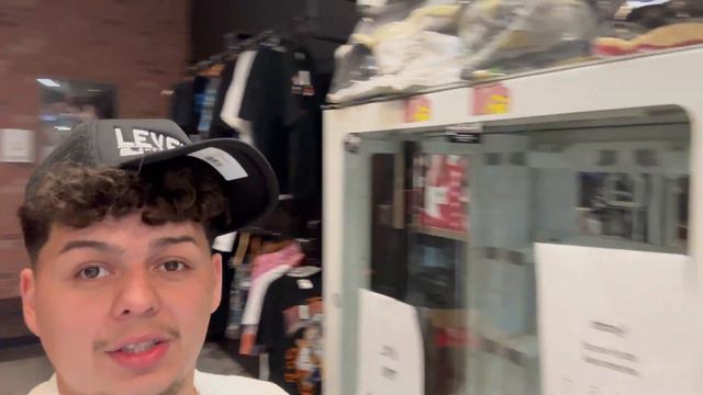 Working at Sneaker Store for a Day! #shoestore #levelup #heat #job #fire #shoes смотреть онлайн