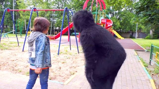 Объелся БАНАНОВ и ПРЕВРАТИЛСЯ в ОБЕЗЬЯНУ! Видео для Детей for kids children смотреть онлайн