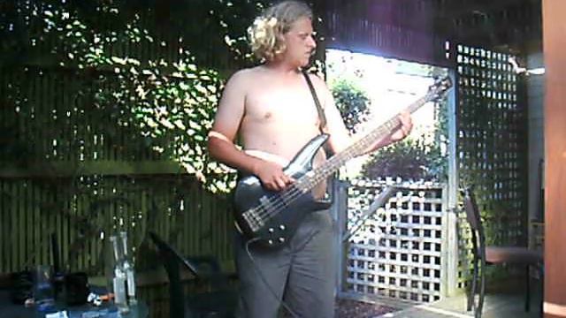 Mad rock song i made up on bass смотреть онлайн