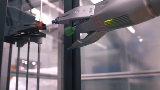 KUKA + MakerBot - Un revolution! смотреть онлайн