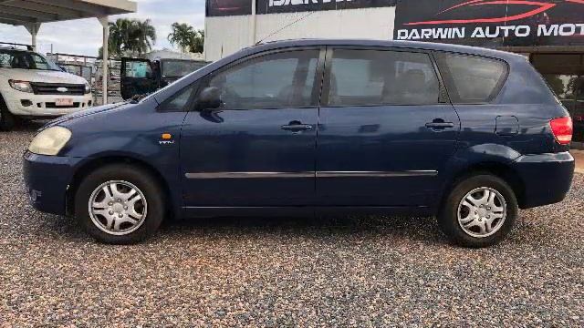 2001 Toyota Avensis Verso GXL 7 Seater смотреть онлайн