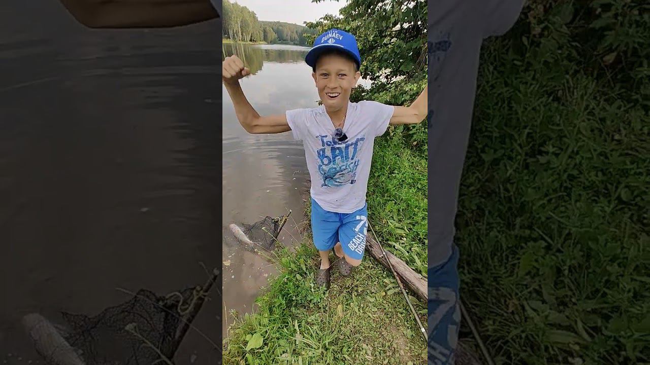 Отпустил самого крупного своего трофея #fishing #fishermen #carpfishing #толстолоб #рыбаки #трофей смотреть онлайн