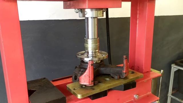 Замена переднего ступичного подшипника Skoda Fabia 1 | Fix My Car