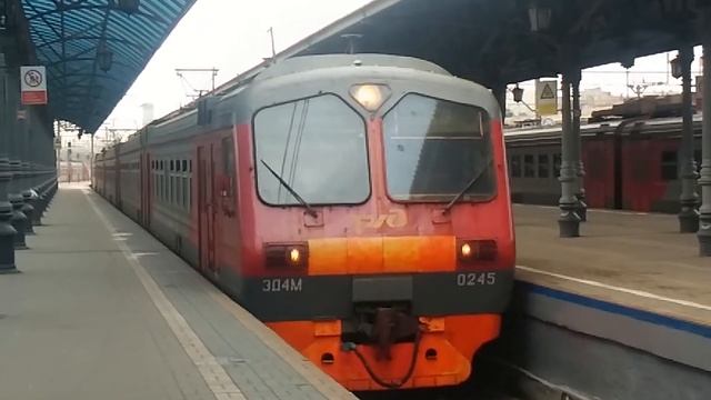 ЭД4М-0245 На Ярославском вокзале Видео 10 авг. 2021 г. смотреть онлайн