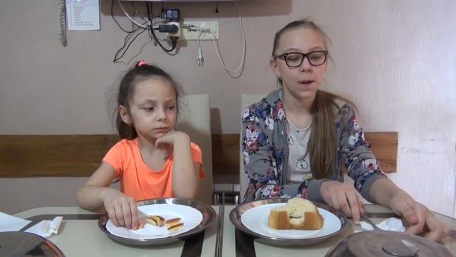 Челлендж мармелад против обычной еды! Таня против Юли! the marmalade against the usual food! смотреть онлайн