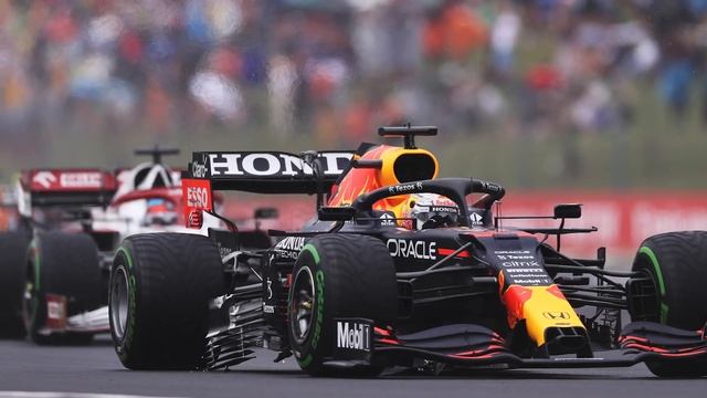 The 'brutal' consequences of Red Bull's latest F1 wipeout by a Mercedes смотреть онлайн