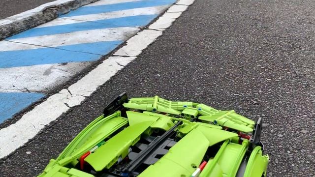 Unleashing the Power: Motorizing with LEGO Technic 42115 Lamborghini Sian with BuWizz motor! смотреть онлайн