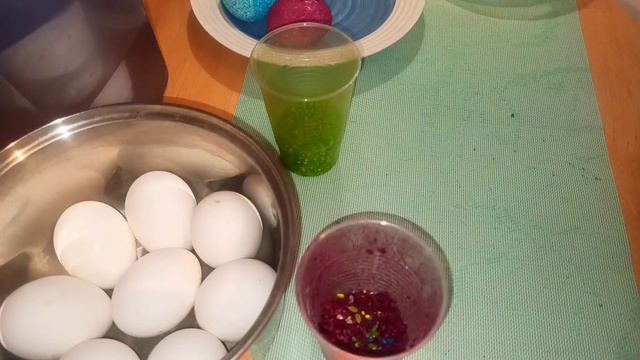 Новый способ окраски яиц. В чем минусы. смотреть онлайн