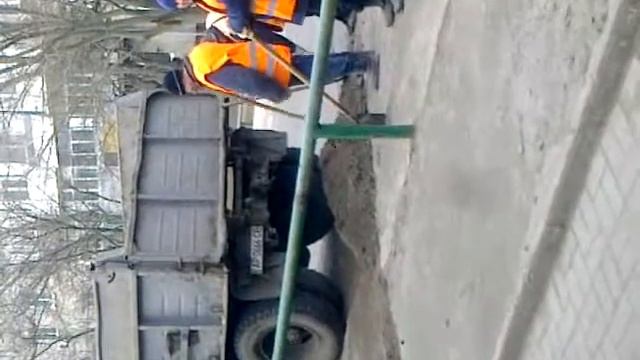 Бердянск  земля вместо асфальта   продолжение зимний истории