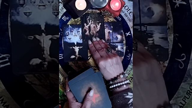 ШОК! (Не для всех!) ‼️‼️‼️В чем он хочет признаться но не может?❓👥#shortstaro смотреть онлайн