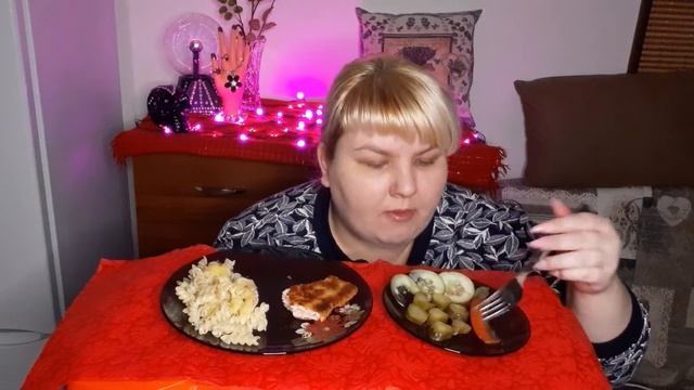 Mukbang макароны с сыром с кордон блю,овощи/про лукавство и хлеб смотреть онлайн