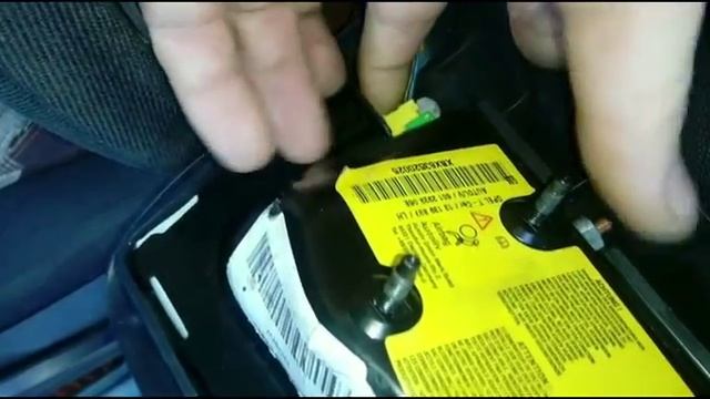 Замена подушки безопасности в переднем кресле на Опель Зафира (AirBag Opel Zafira B) смотреть онлайн