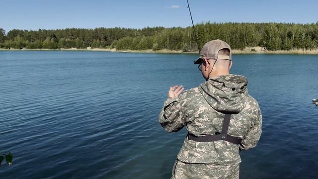 Микроджиг на красивом озере. Ловля окуня на ультралайт приманки смотреть онлайн