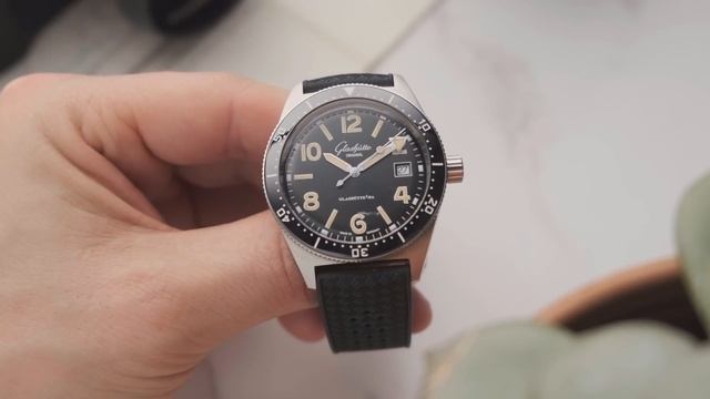 Hands-On: Glashutte Original SeaQ - Is it worth a Rolex? смотреть онлайн
