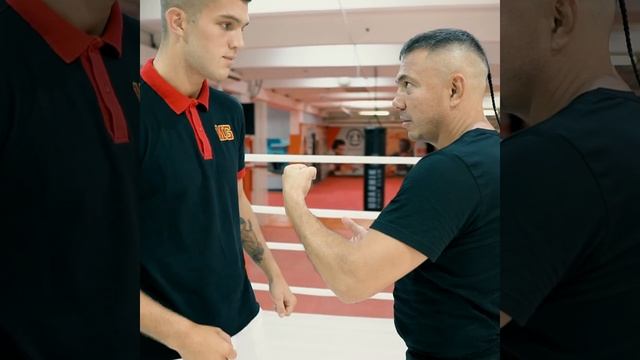 Костя Цзю показал как бить! смотреть онлайн