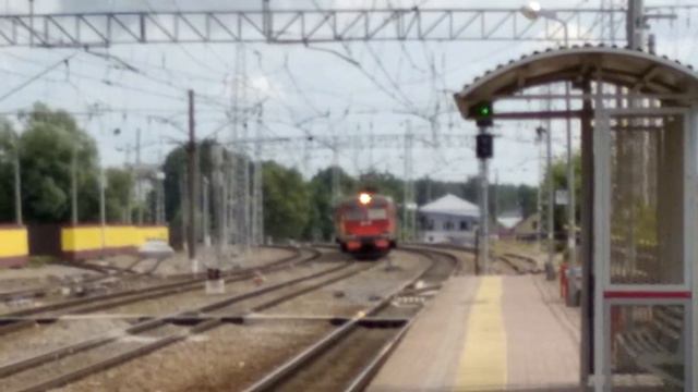 ЭР2К-1068 транзитом по Тарусской смотреть онлайн