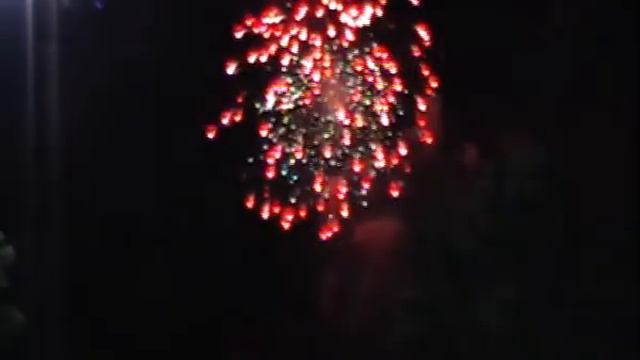 Екатеринбург.салют с музыкой на день города 20.08.2011г