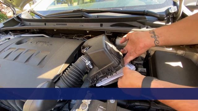 2018 Toyota Corolla Engine Air Filter Replacement PA5655 смотреть онлайн