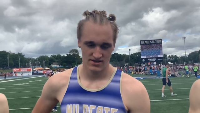 Tyler Brunner talks with the Glidden Ralston Boys Sprint Medley team at 2021 State Track смотреть онлайн