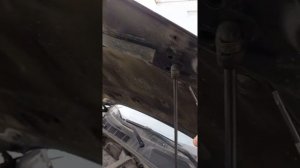 замена газовых упоров капота camry 40