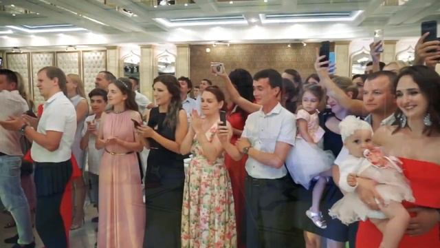 «Элвис Пресли» Шоу бармены: сюрприз на юбилей г. Ялта?⭐️ смотреть онлайн