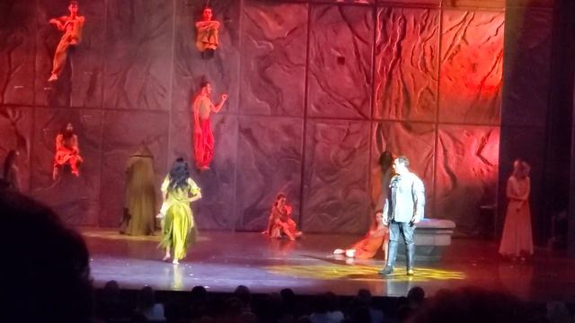 Notre-Dame de Paris, Québec (2022/08/30) В 2001 Москве и спустя 21 год мы его смотрим в Квебеке смотреть онлайн