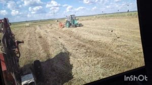 Работаем в два трактора. МТЗ 82.1 с прессом и ЮМЗ-6 с граблями. Масса зашкаливает