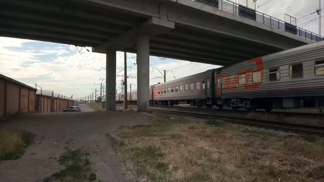 Электровоз ЭП1М-659 с поездом Адлер-Кисловодск. смотреть онлайн