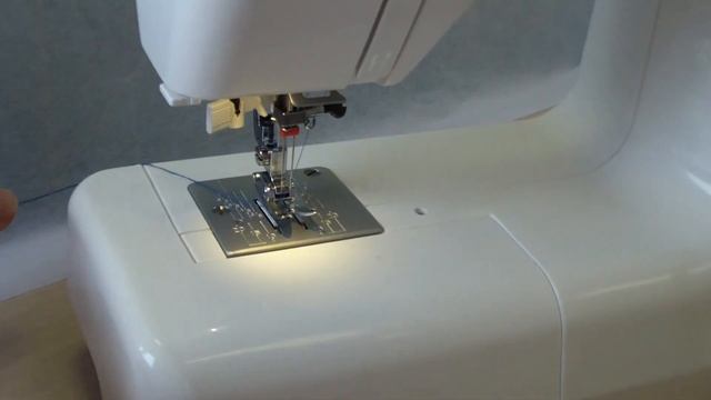 Шитьё двойной иглой на примере электромеханической швейной машины Janome ML 77 смотреть онлайн