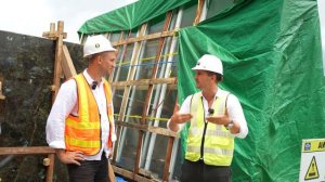 Домогацкий и его проект с видом на вулкан Батур