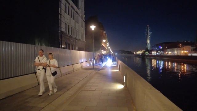 Moscow: Walk through the evening center. 22 Sep. 2023. Прогулка по вечернему центру. 22 сент. 2023. смотреть онлайн