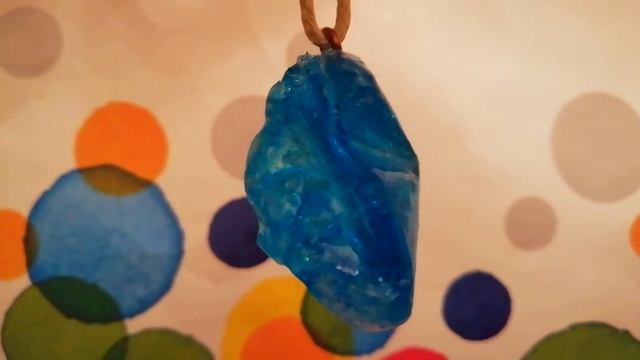 КУЛОН "Кусочек АЙСБЕРГА" Кулон сделан из эпоксидной смолы с добавлением акриловой краски. . смотреть онлайн