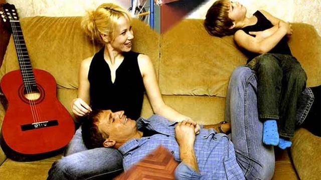 ДВЕ СТИХИЙ Александра Дедюшко.wmv смотреть онлайн