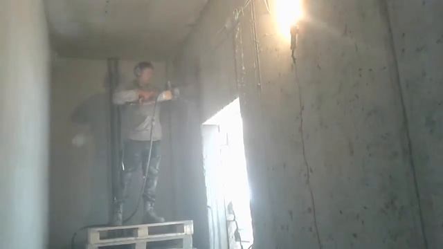 Увеличение проема с помощью кувалды и Cut-n-Break смотреть онлайн