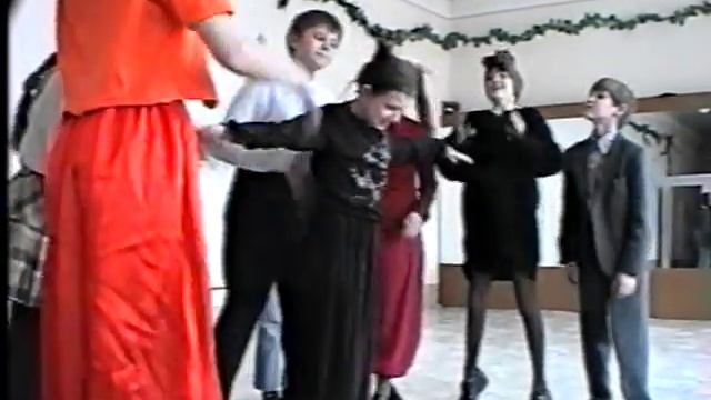 Домино 1998' Первые шаги) смотреть онлайн
