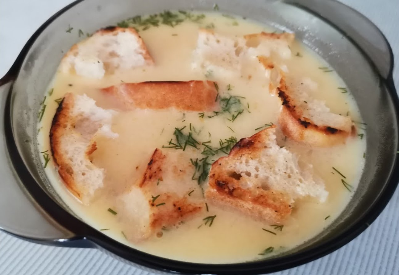 ЛЕКГИЙ И ПРОСТОЙ СЛИВОЧНЫЙ СУПЧИК! Суп с гренками. Суп с курицей и крутонами.