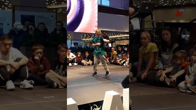 Батл....ТЦ МЕГА г. Екатеринбург смотреть онлайн