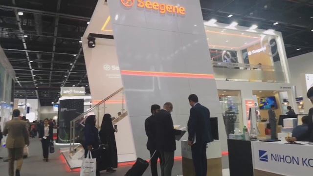 Medlab Middle East, Dubai, UAE - Trade Show at Dubai International Convention & Exhibition Centre. смотреть онлайн