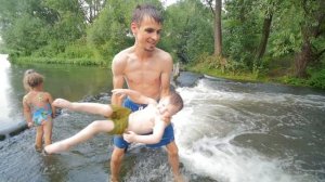 2ч. ВЛОГ | Сезон купанья детей. Как дети купаются. Видео для детей.