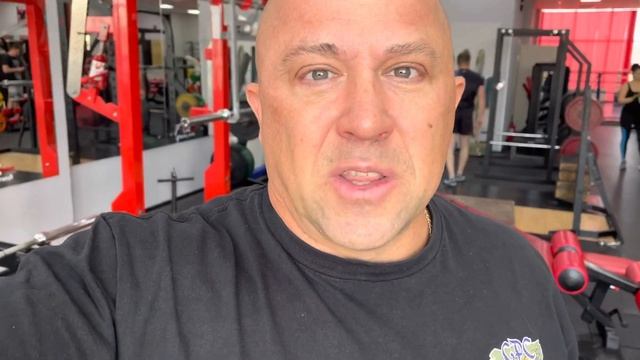 Использование наколенников в классическом и RAW дивизионе WPC/AWPC.