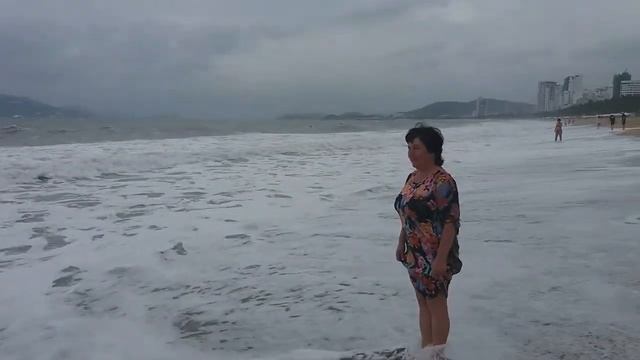 Вьетнам. Нячанг. Ребята, это ТИХИЙ ОКЕАН. смотреть онлайн