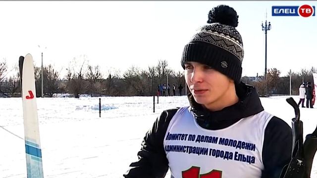 С поправкой на бег и ветер: традиционная Лыжня ДОСААФ дала старт смотреть онлайн