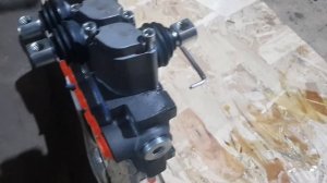 Как поменять золотники (секции) местами гидрораспределителя. Hydraulic valve disassembly