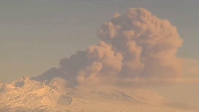 Shiveluch Volcano Has A Big Day Of Eruption, Russia, Kamchatka, Indo-Pacific Ring Of Fire смотреть онлайн