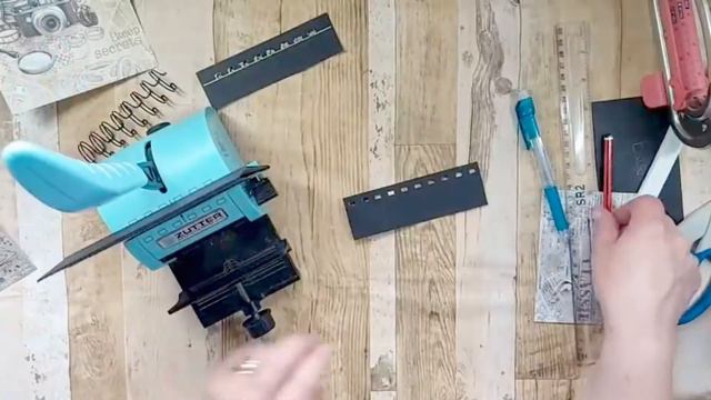 Top Secret Desk Tidy - FULL Tutorial with templates смотреть онлайн